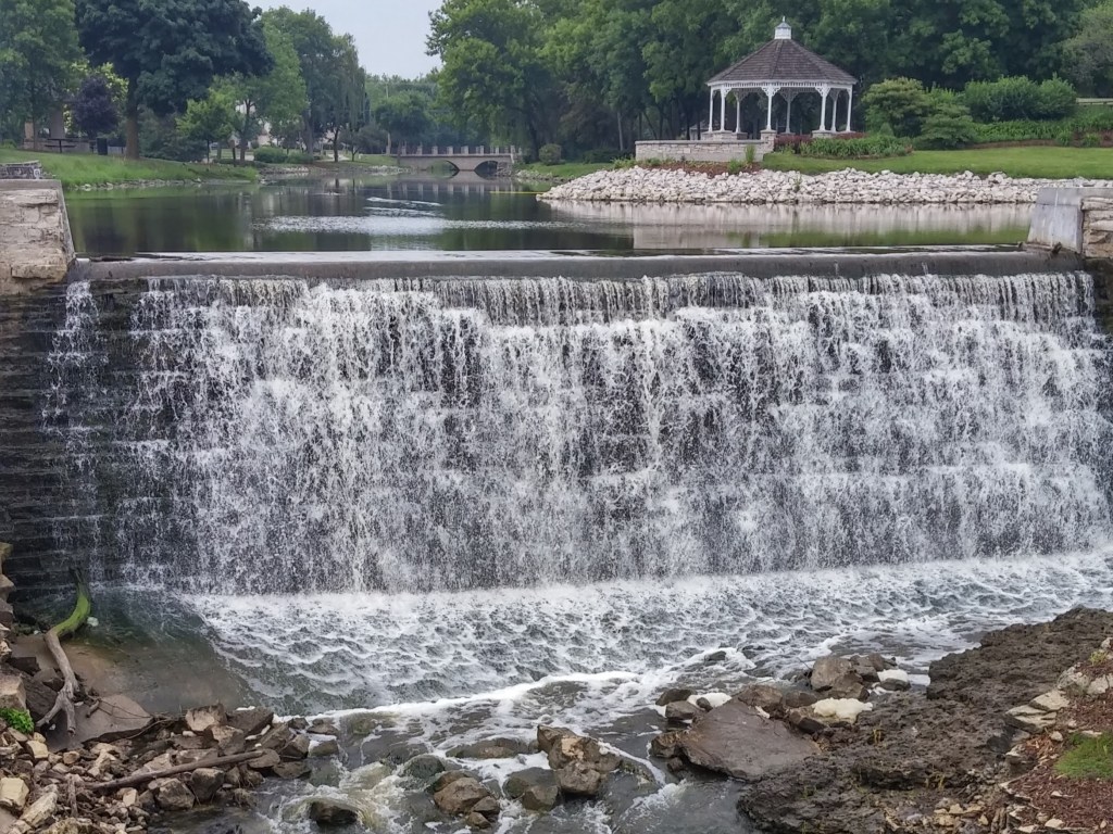 Menomonee Falls, Wisconsin, menomonee park, waukesha county, arranged memories, photo organization, organizing